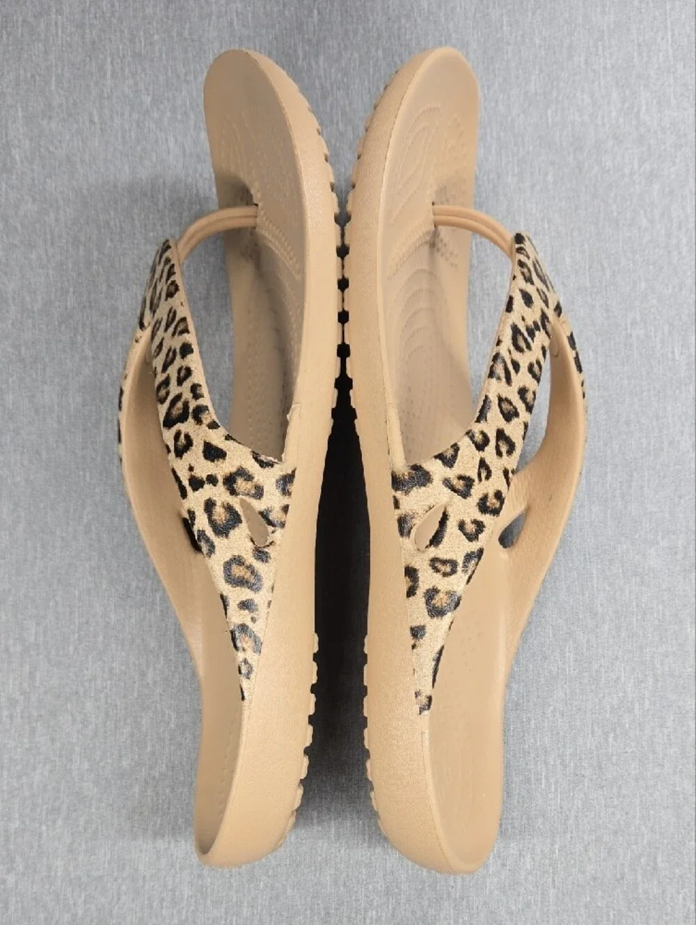 Crocs Kadee II Leopard Print Flip Flops Women's Size 8